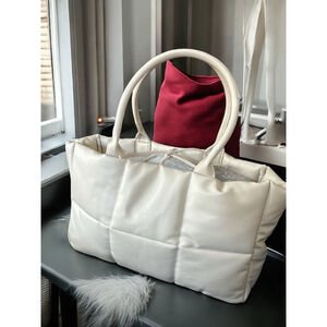 Ulta Quilted Vanilla Tote NWT‎ 16in X 9in